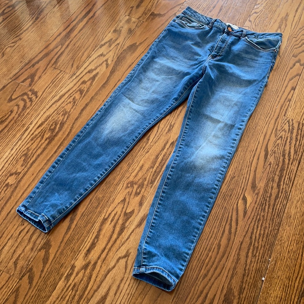 Forever 21 Skinny Jeans (Size 12 US)